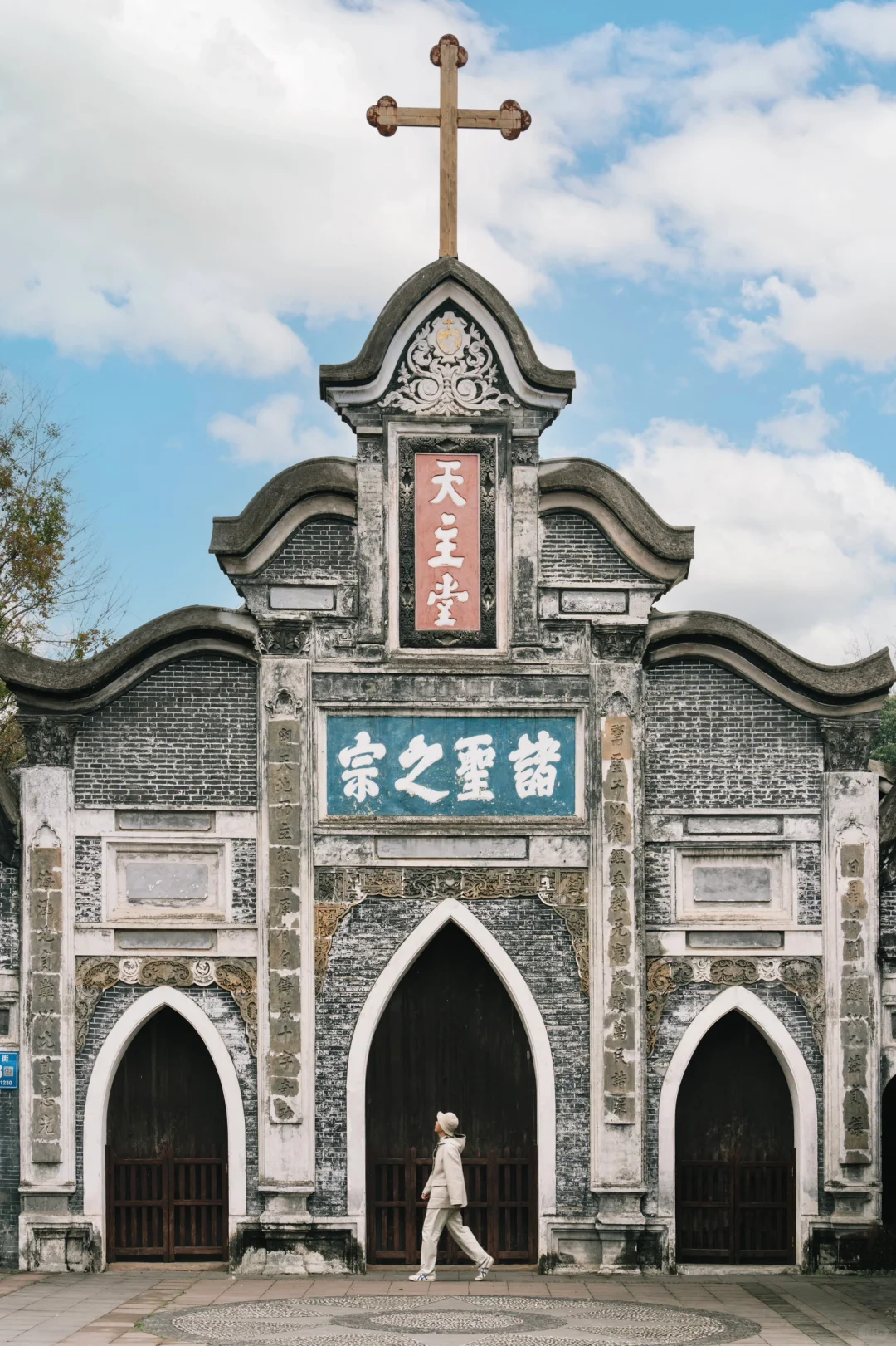 成都1小时直达！🏔雪山下的千年古镇有多绝！