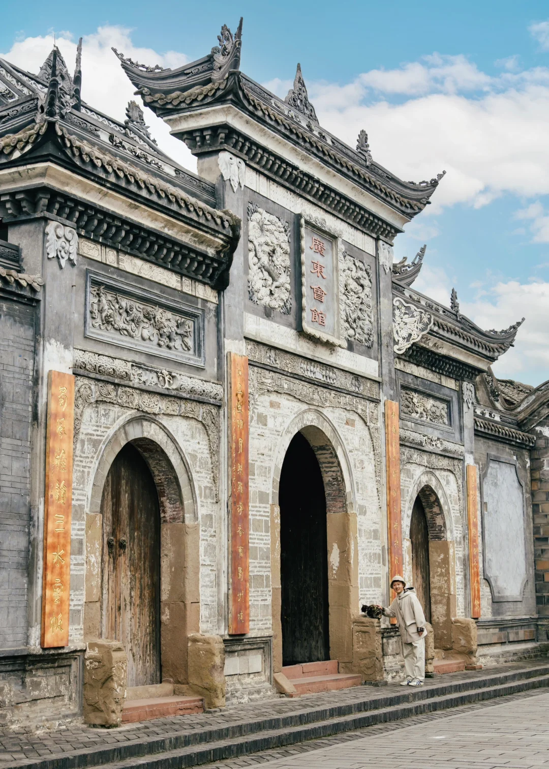 成都1小时直达！🏔雪山下的千年古镇有多绝！