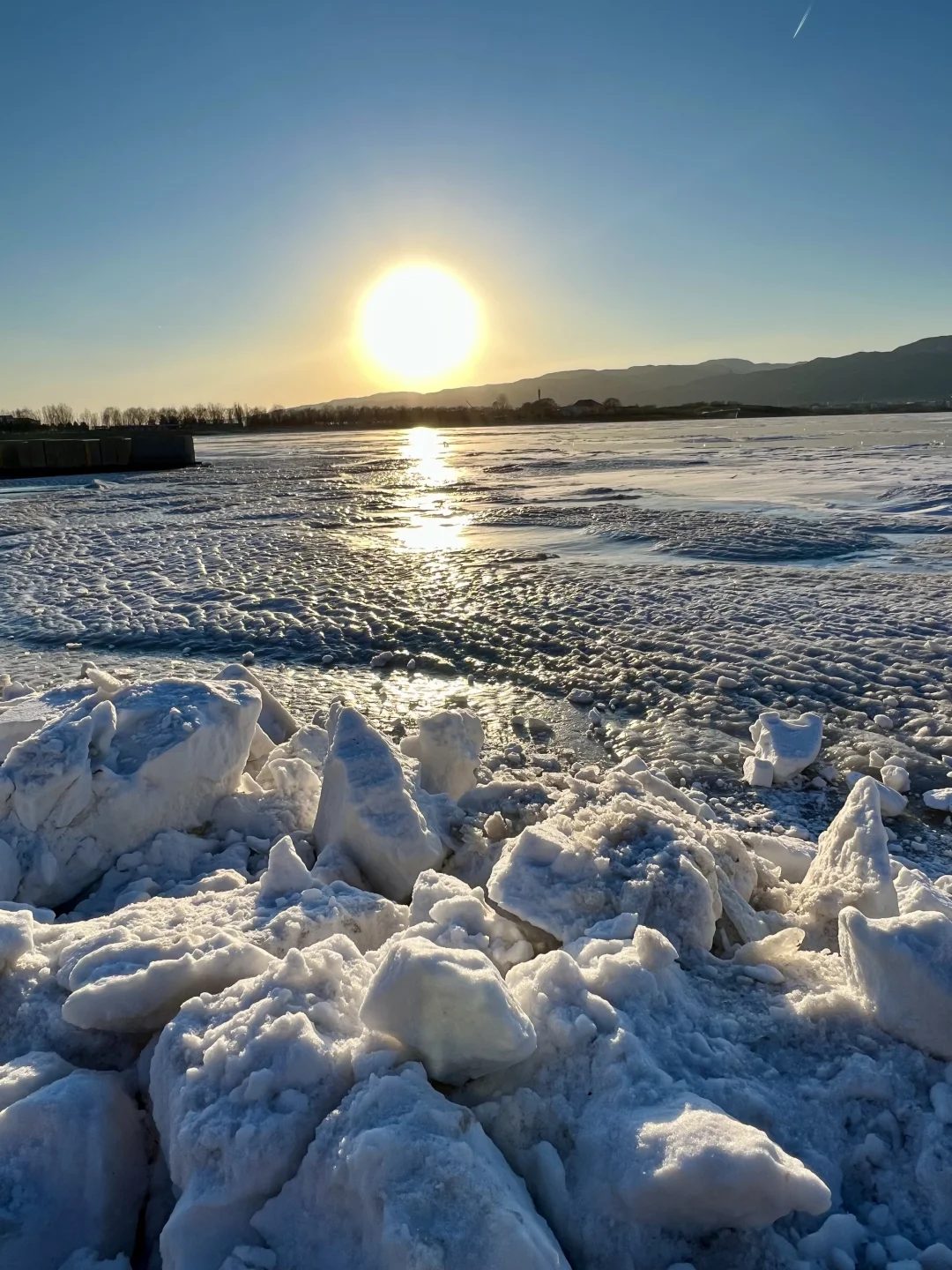 是太原❗️媲美阿那亚的冰河落日🌇新年打卡地