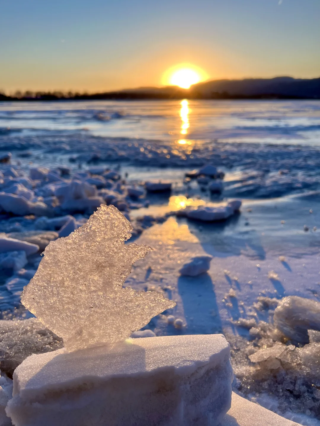 是太原❗️媲美阿那亚的冰河落日🌇新年打卡地