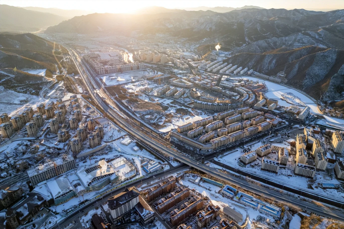 张家三兄弟，你能分清哪个是哪个吗？