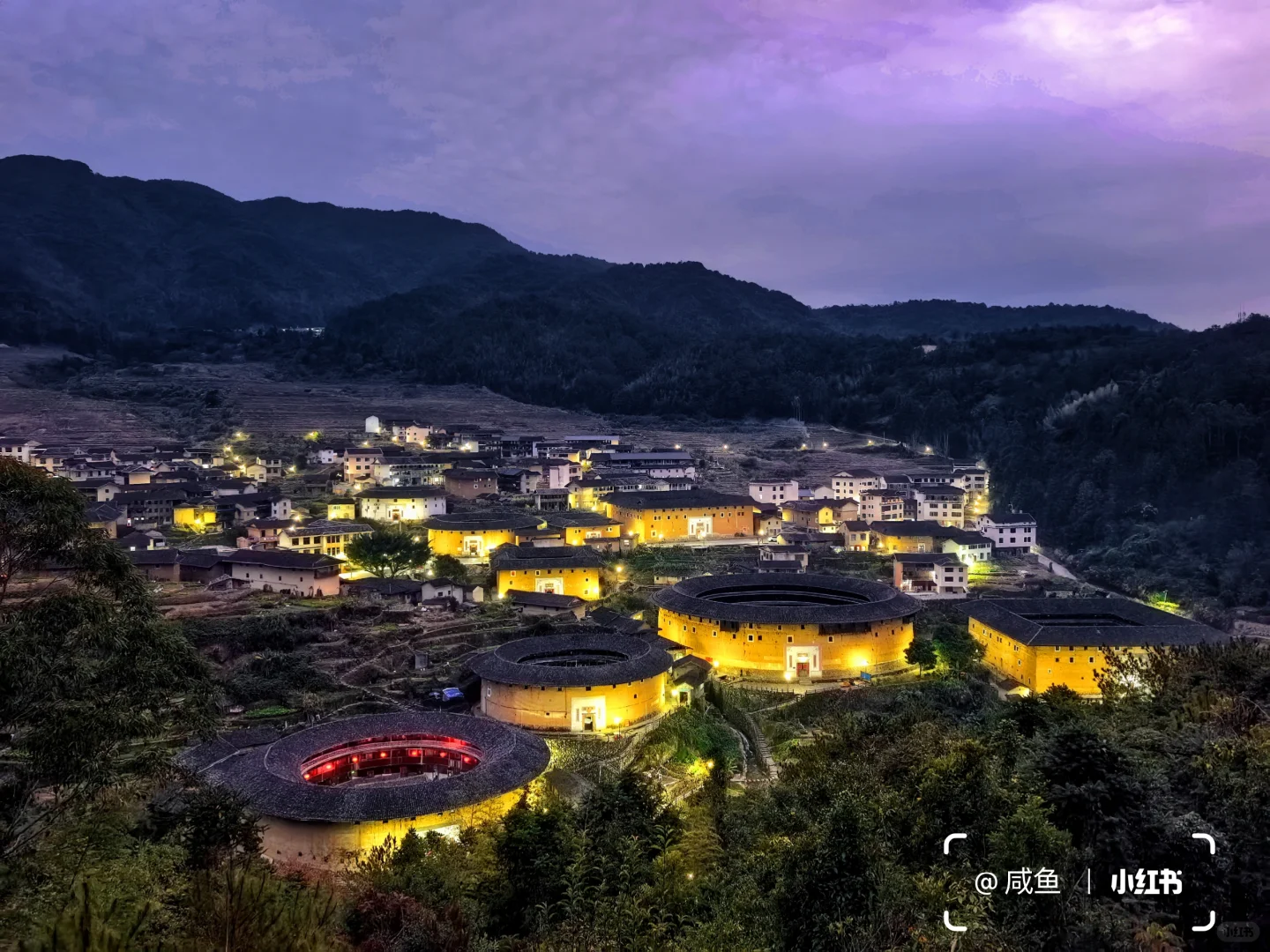 初溪土楼群：穿梭时光的窗户和文化的边界