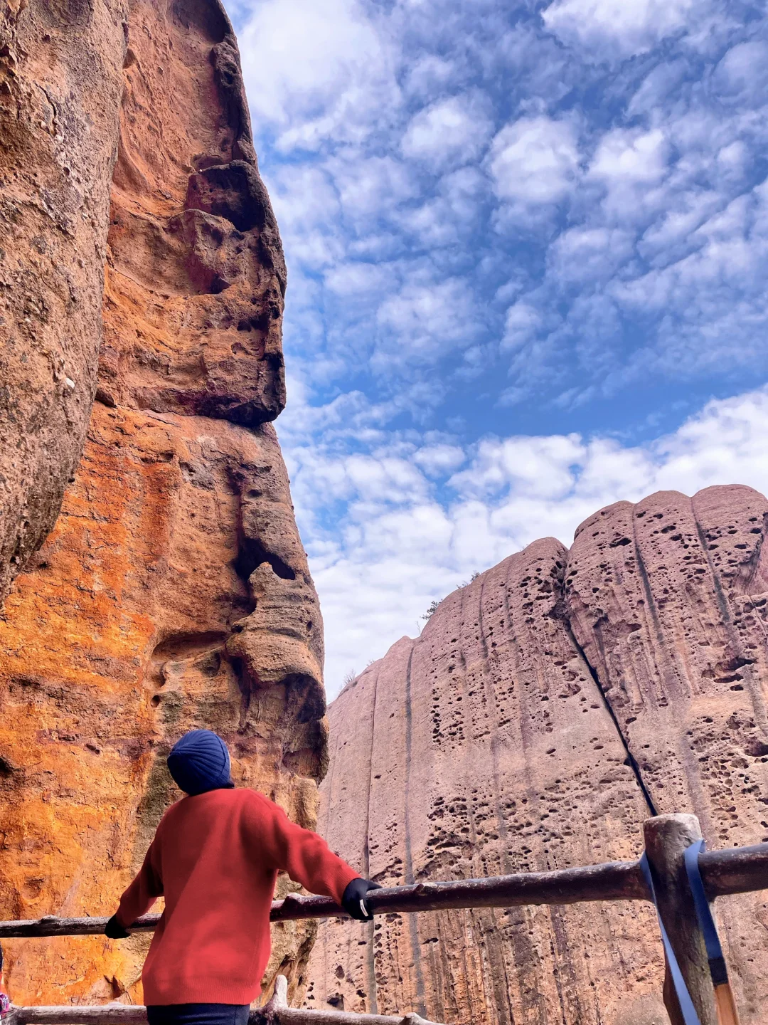 黄山算什么？带狗解锁100元承包整片丹霞！