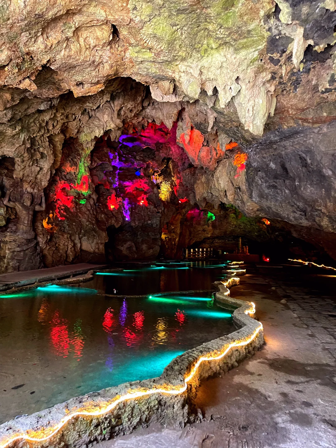 在重庆酉阳，找到了陶渊明笔下的真·桃花源！