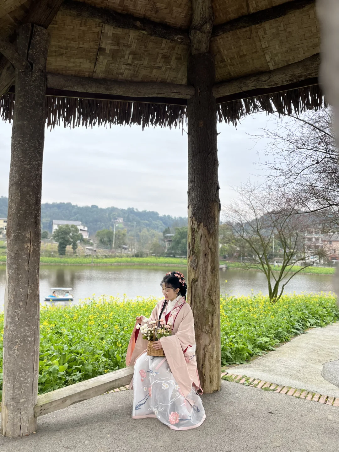 误入童话世界，周末老父亲花海里遛娃~