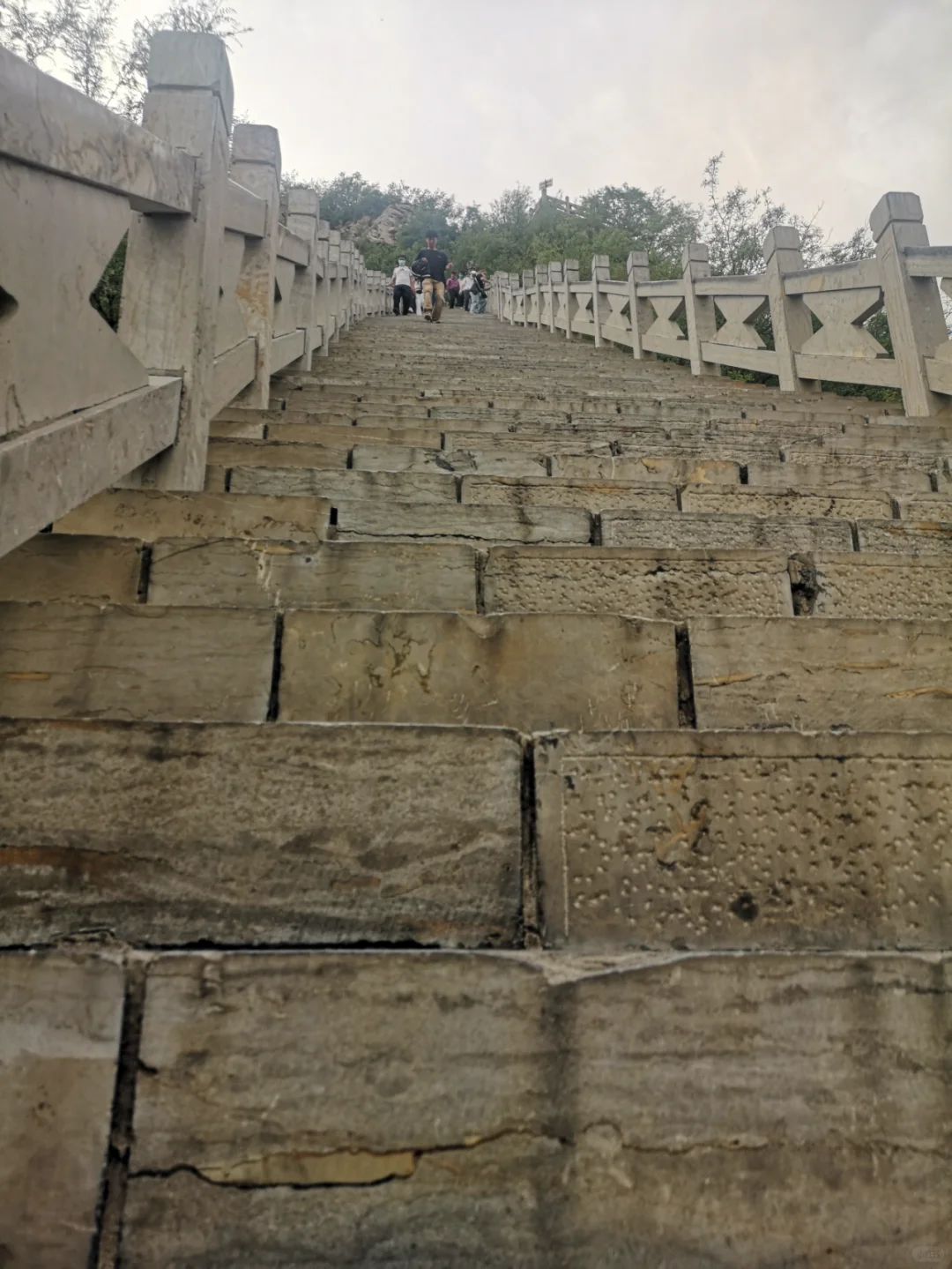 石家庄抱犊寨：历史与自然交织的奇寨之旅