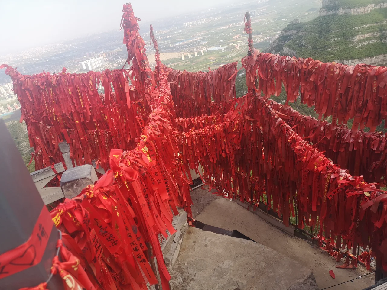 石家庄抱犊寨：历史与自然交织的奇寨之旅