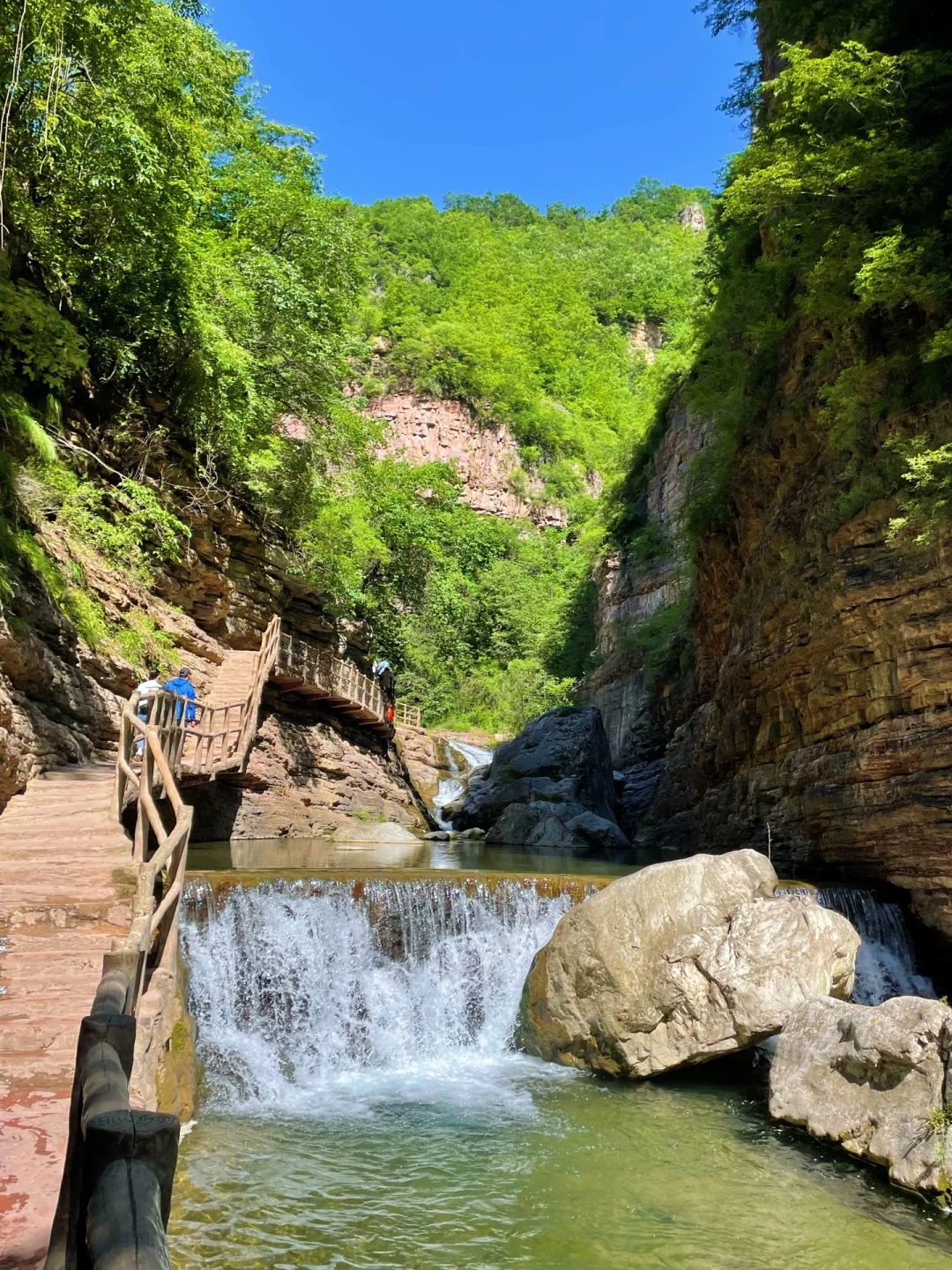 比起云台山，我更喜欢藏在小城里的这座山‼️