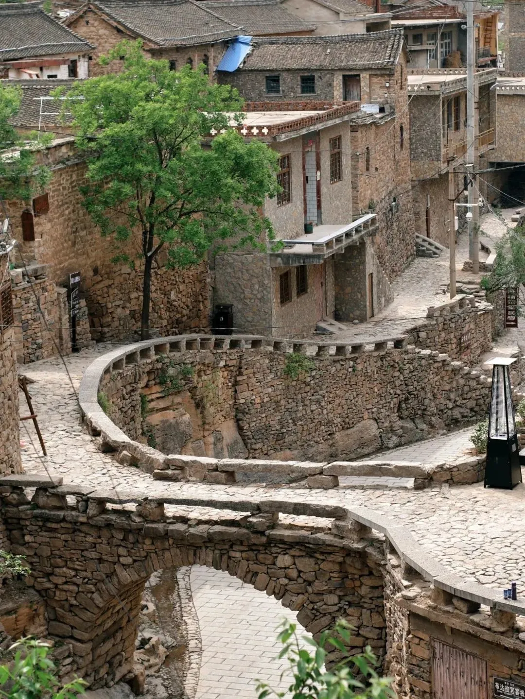 藏在太行山深处的石头王国，百年古村！