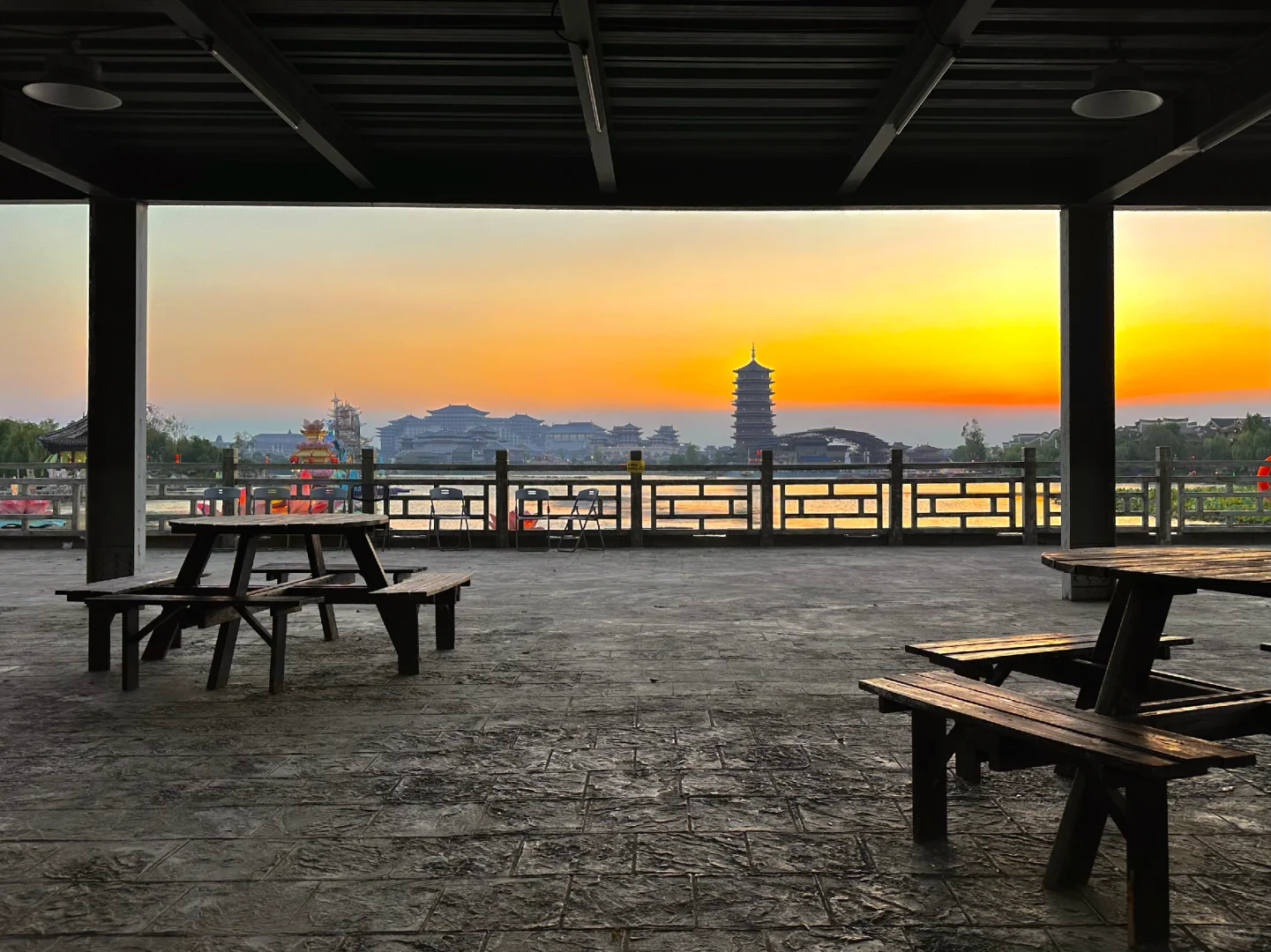 如果你也喜欢日落，不妨我们交换一张🌅