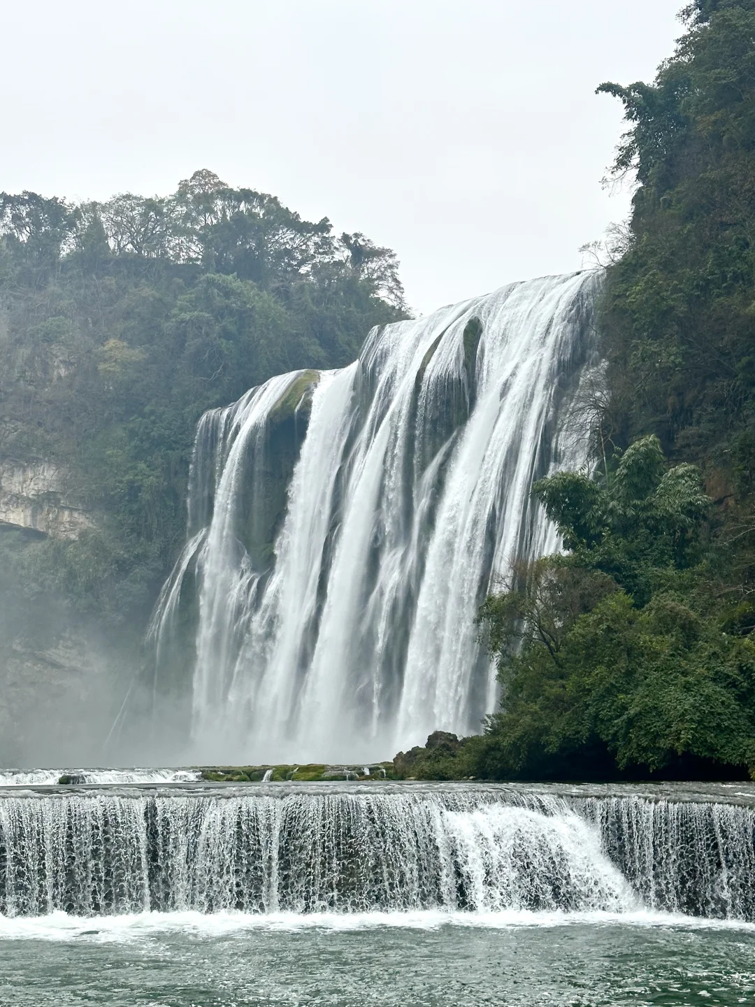 总要看一遍课本里的黄果树大瀑布吧