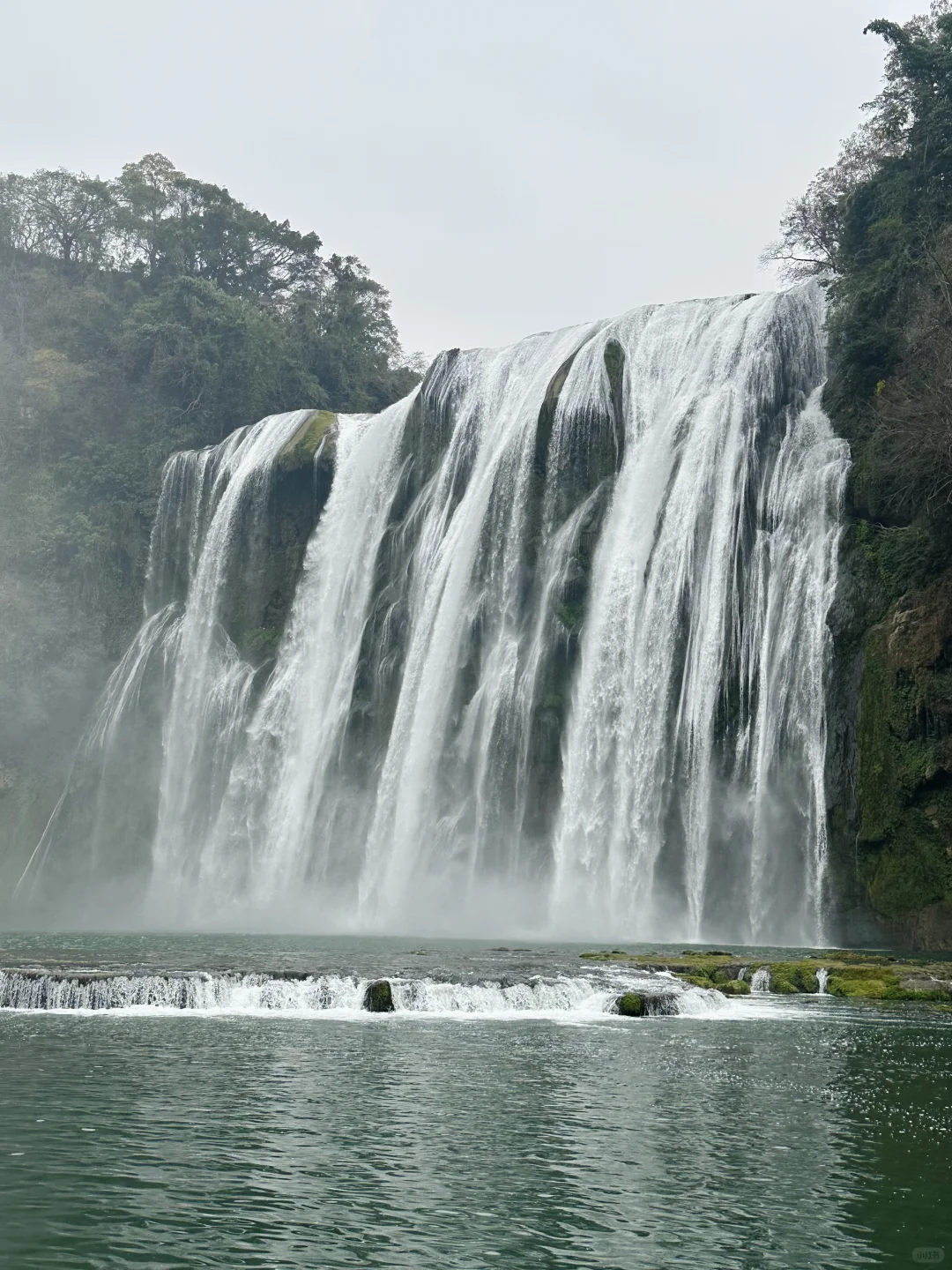 总要看一遍课本里的黄果树大瀑布吧