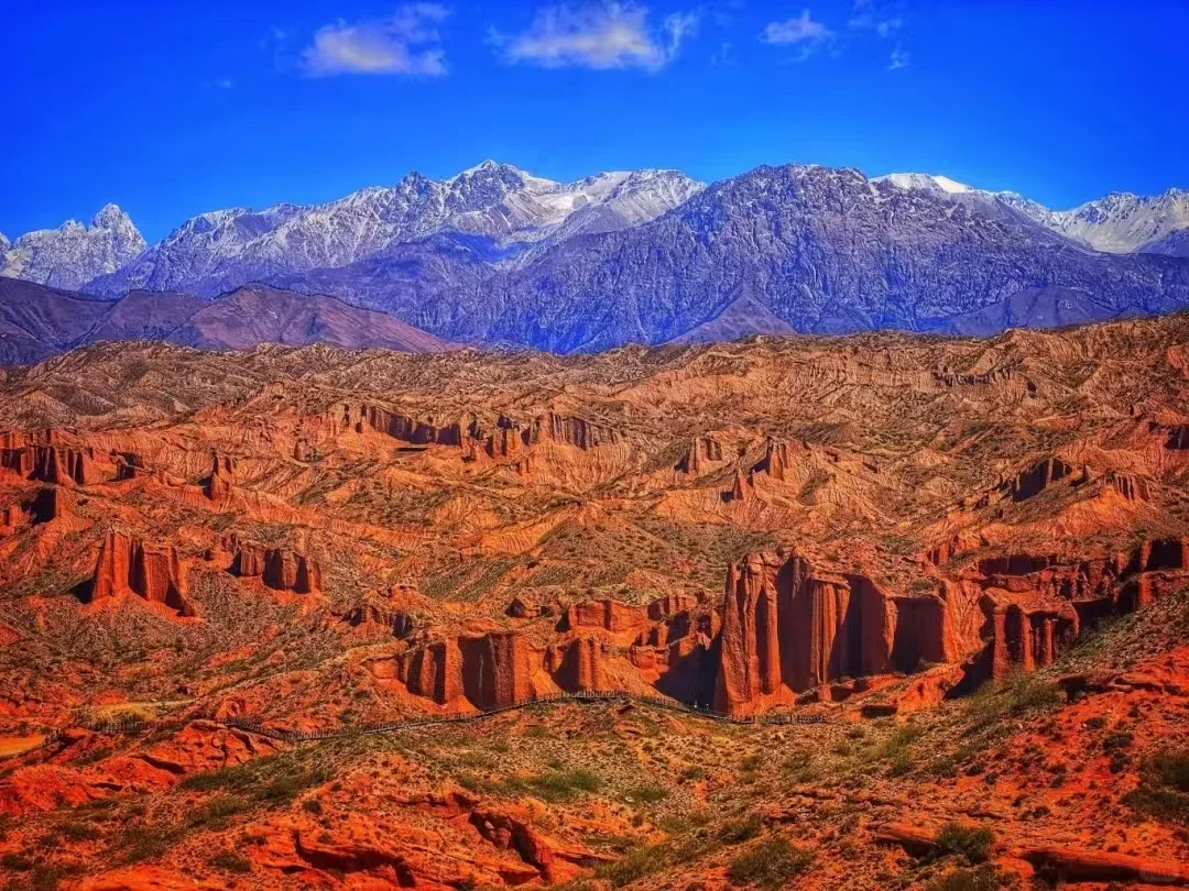 天山托木尔景区大峡谷票务中心