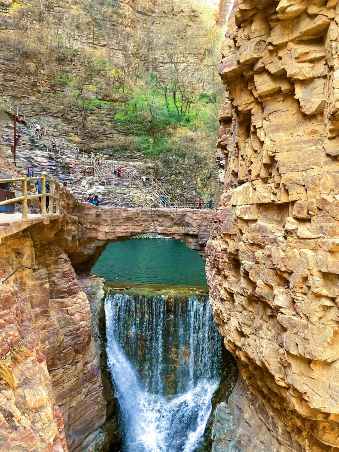 河南你糊涂‼️不输九寨沟的秘境你居然不宣传