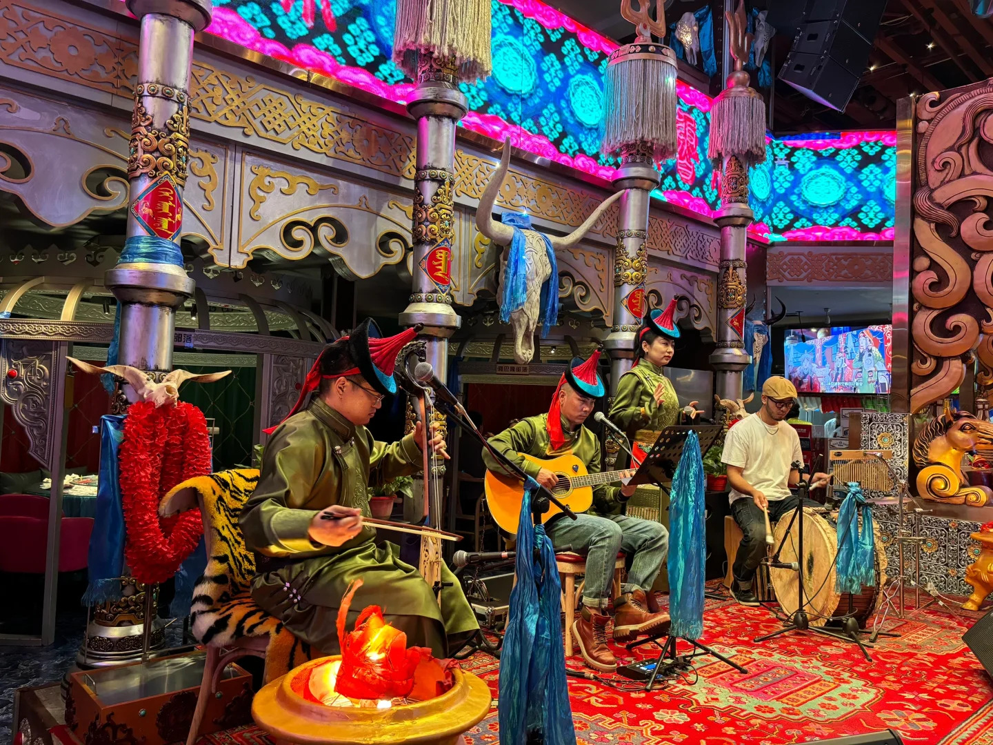 從香港去內蒙古，看火山，踏草原，浪沙漠