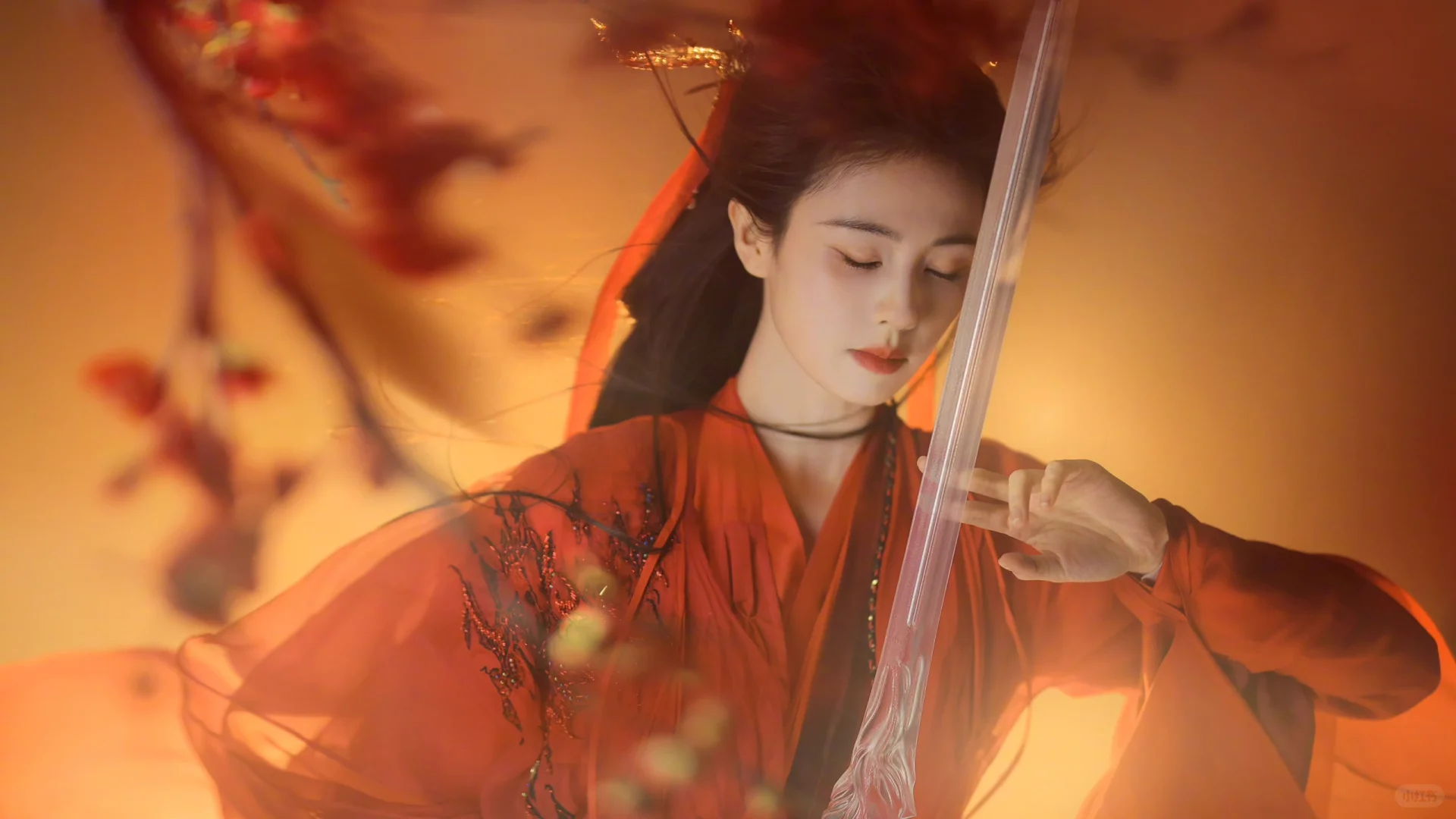 英姿飒爽的红衣白烁今晚见🫶🏻