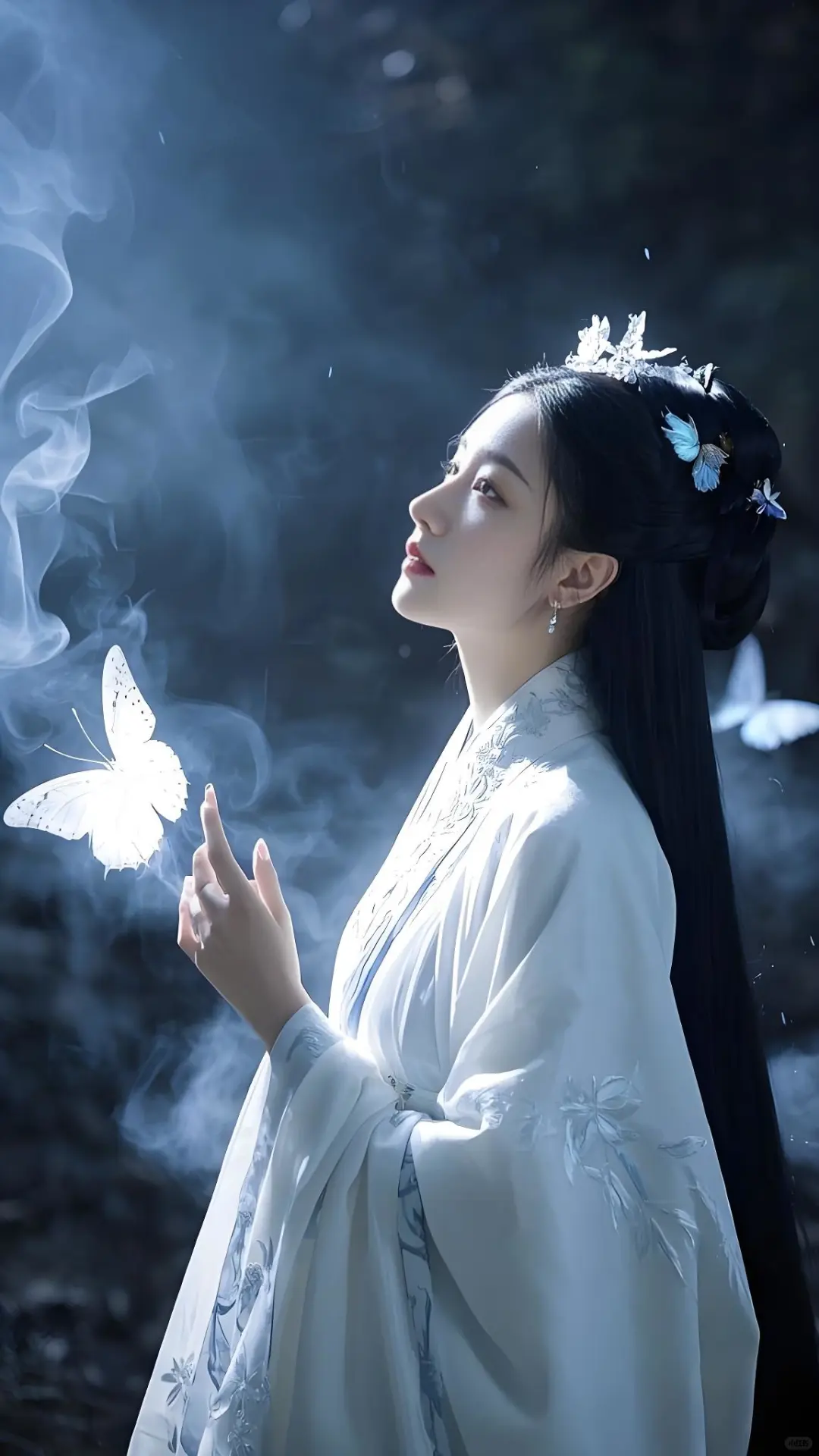 像极了闯禁地的白衣女主