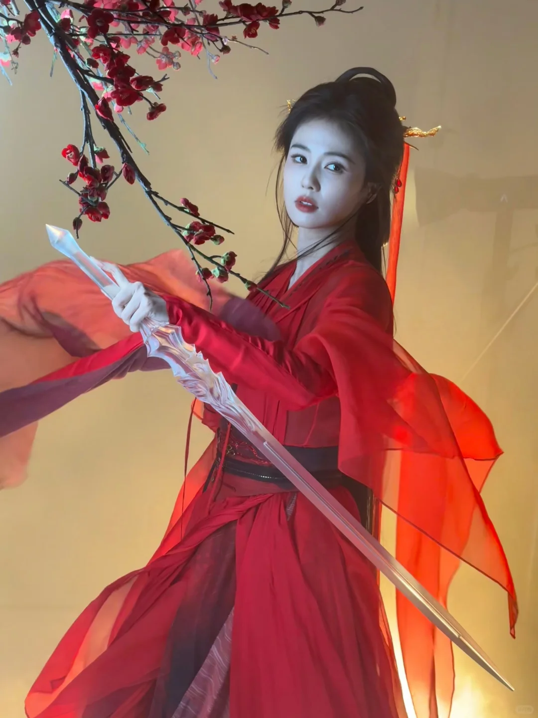 英姿飒爽的红衣白烁今晚见🫶🏻