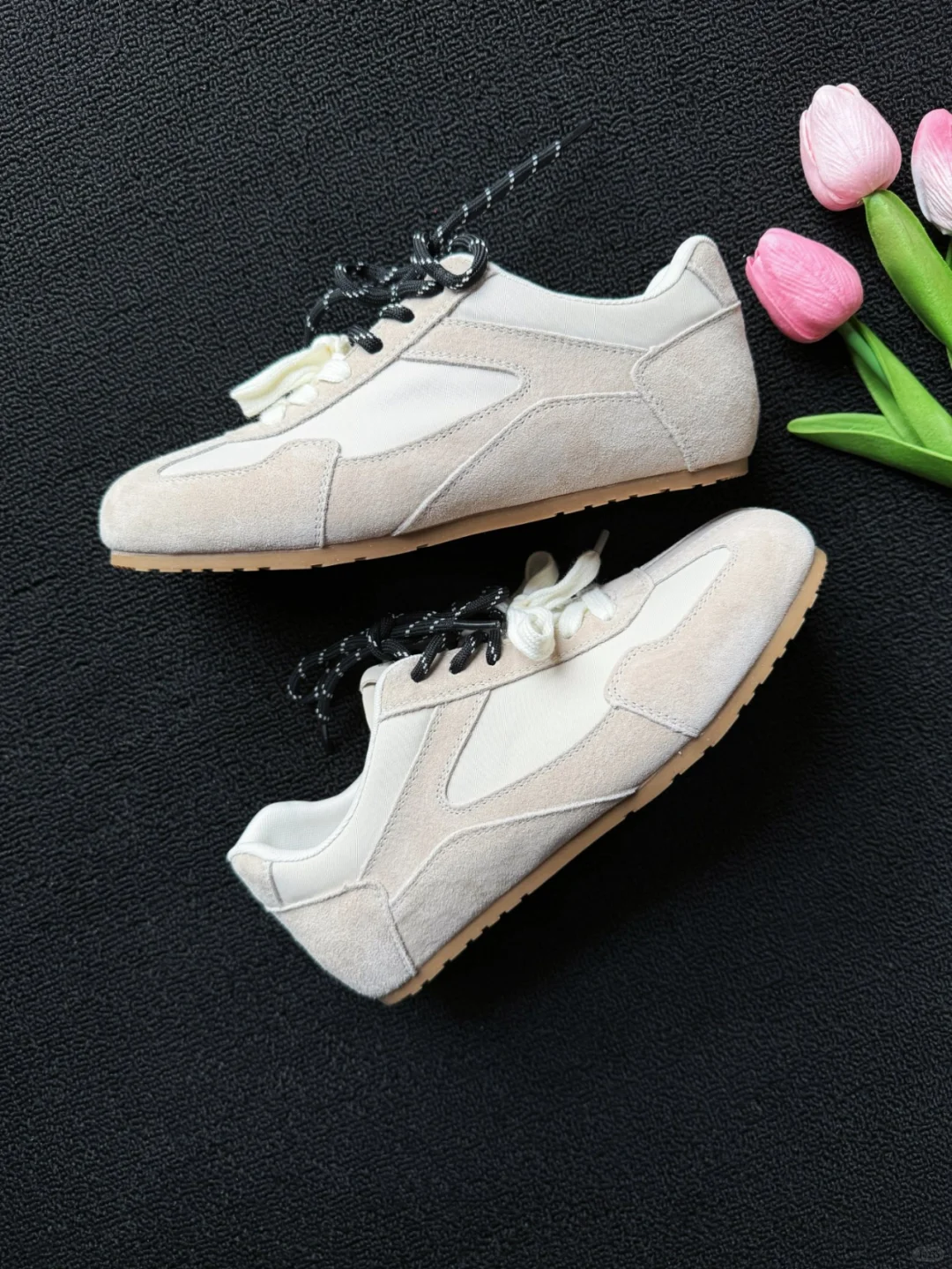 不想工作了！我想穿这双德训鞋去旅游