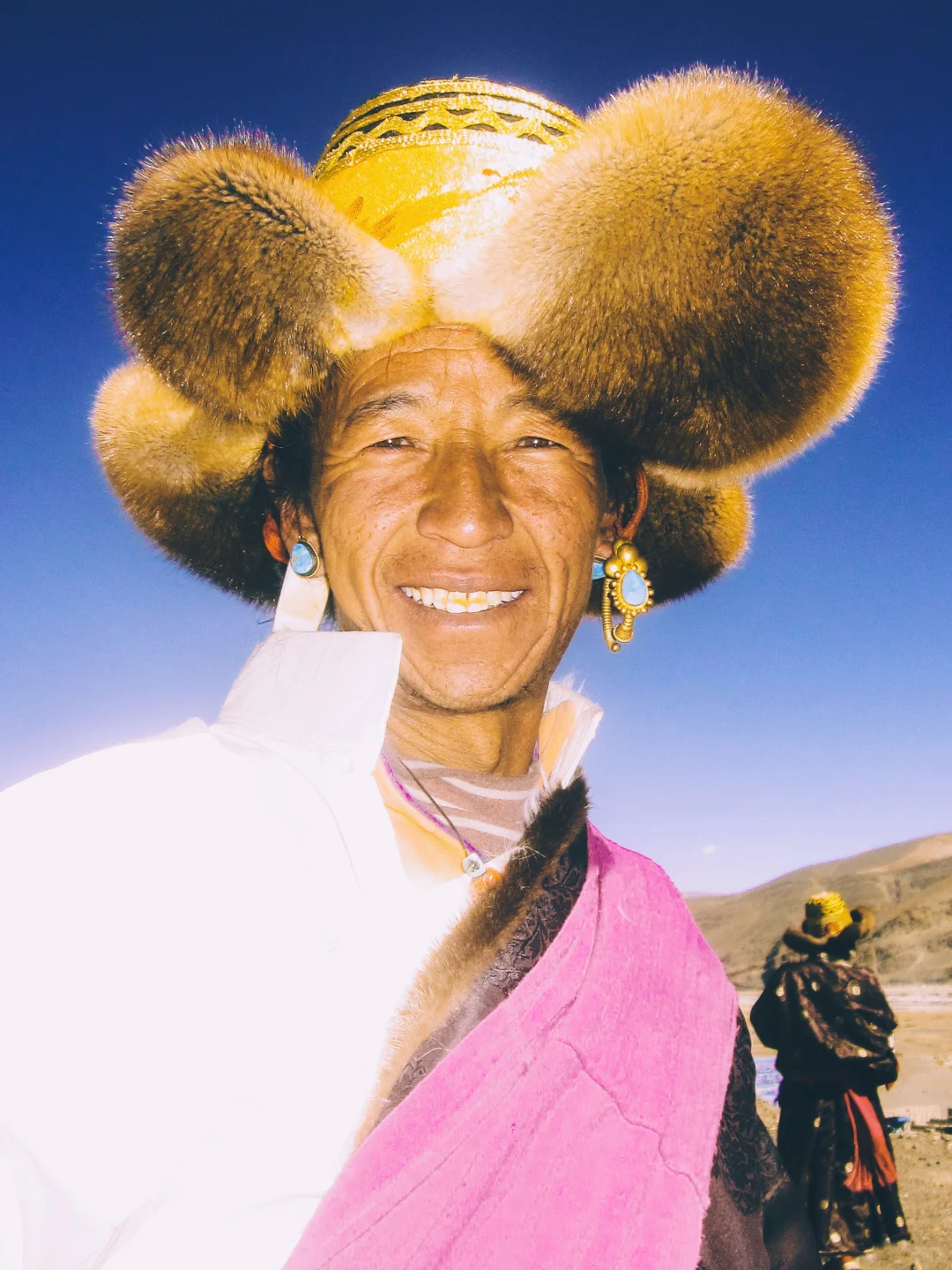 盛大的，荒芜的，神性的