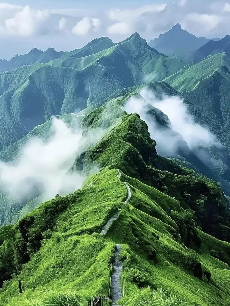 武功山预计下个月封神，本地人3-4月超全攻略