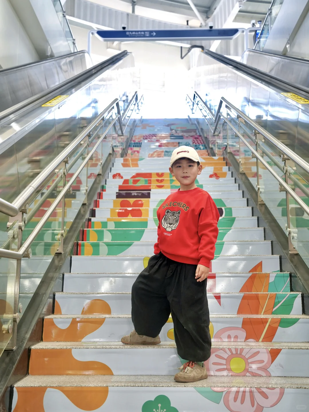 来武汉一定要坐一次空轨春节列车｜超新玩法