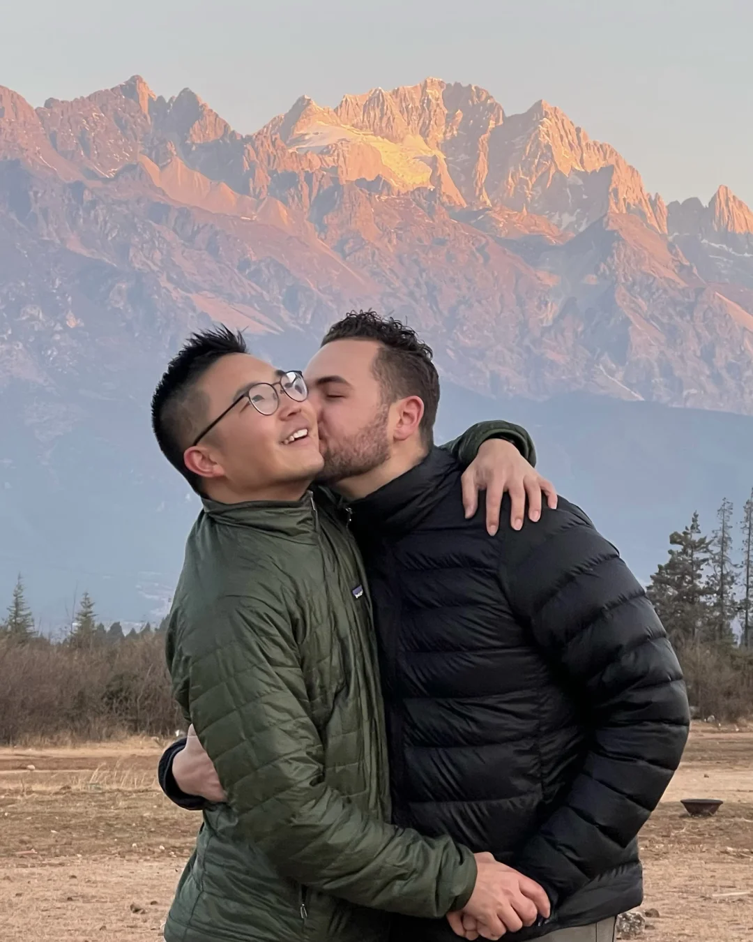 ✨丽江玉龙雪山,日照金山见证的爱情💕