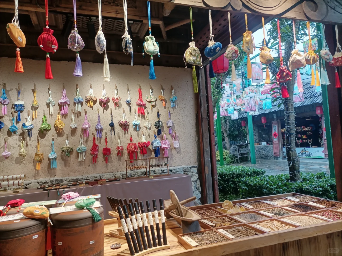 Day1:重生之景区卖中草药香囊