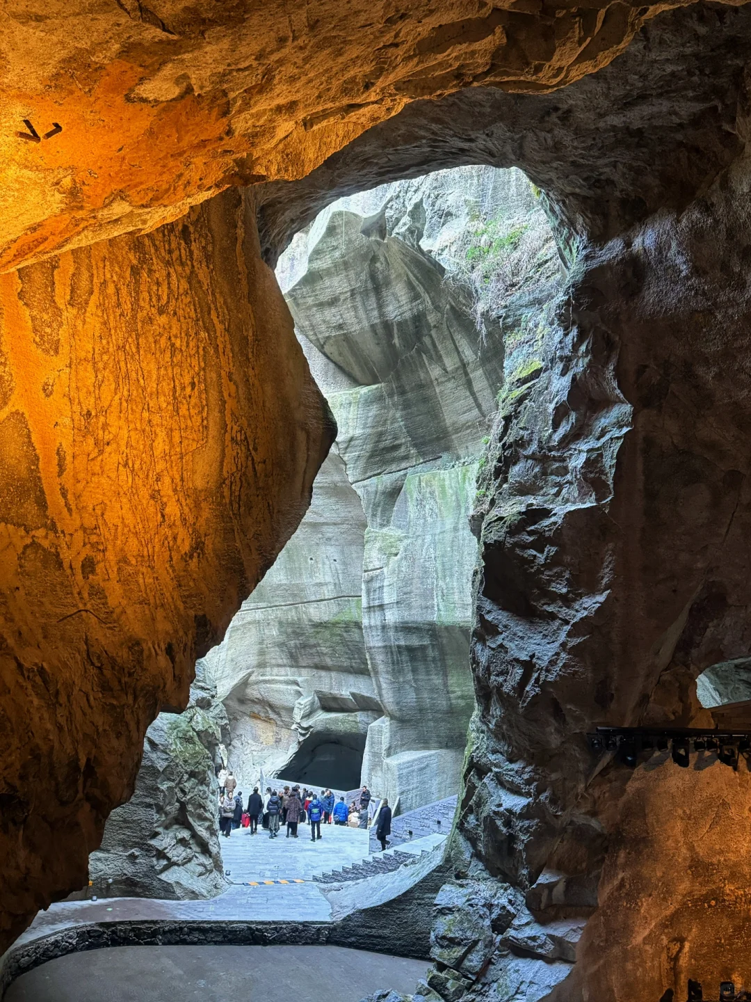 哇哇哇！温州出发1h➕，新开发的石窟洞穴太炸