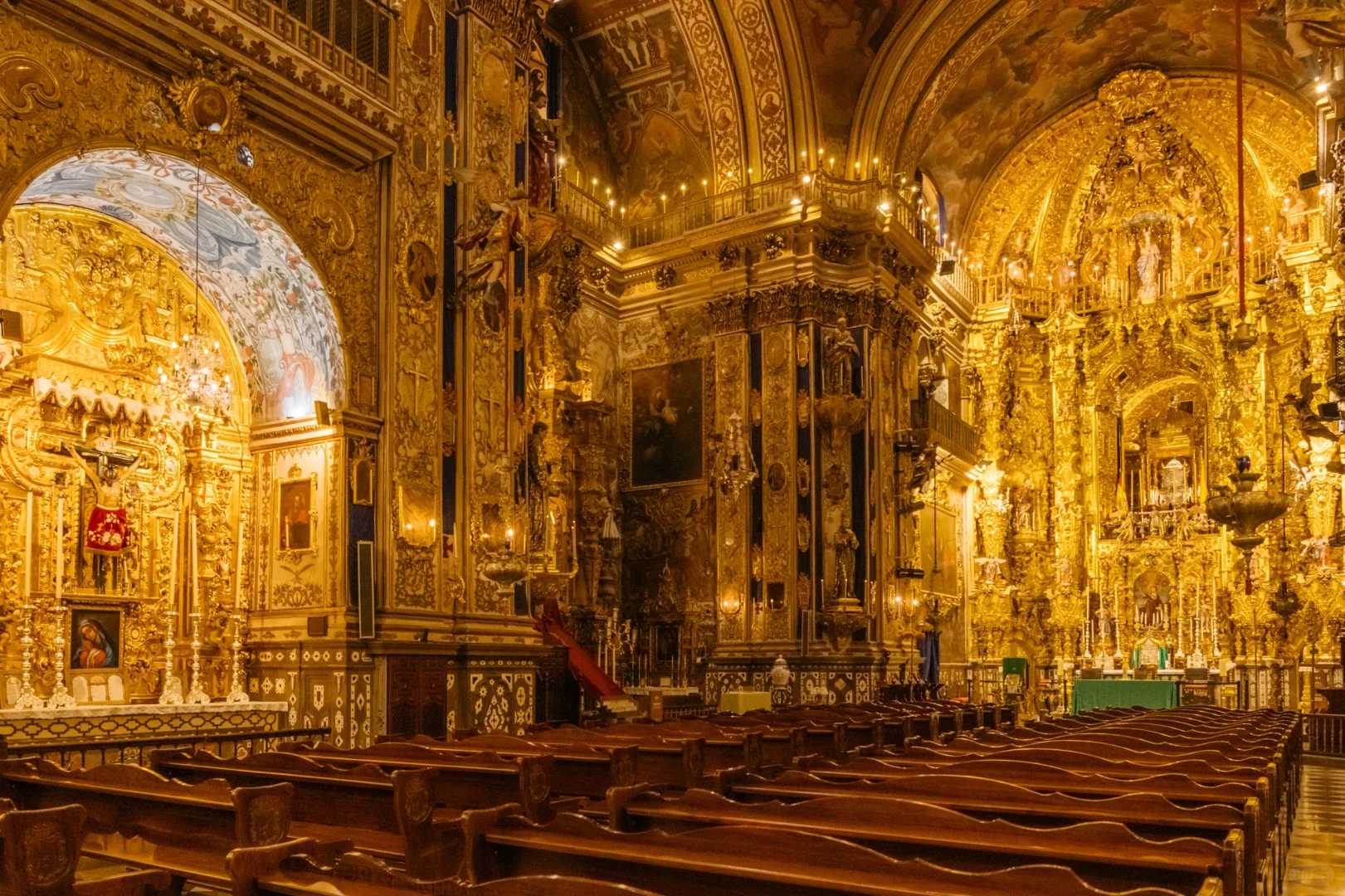 比圣家堂更叫人震惊失语的教堂|格拉纳达