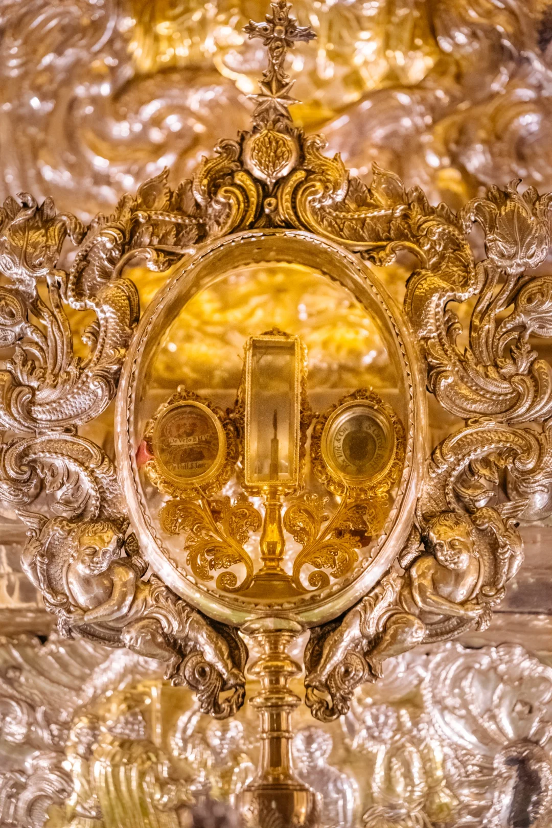 比圣家堂更叫人震惊失语的教堂|格拉纳达