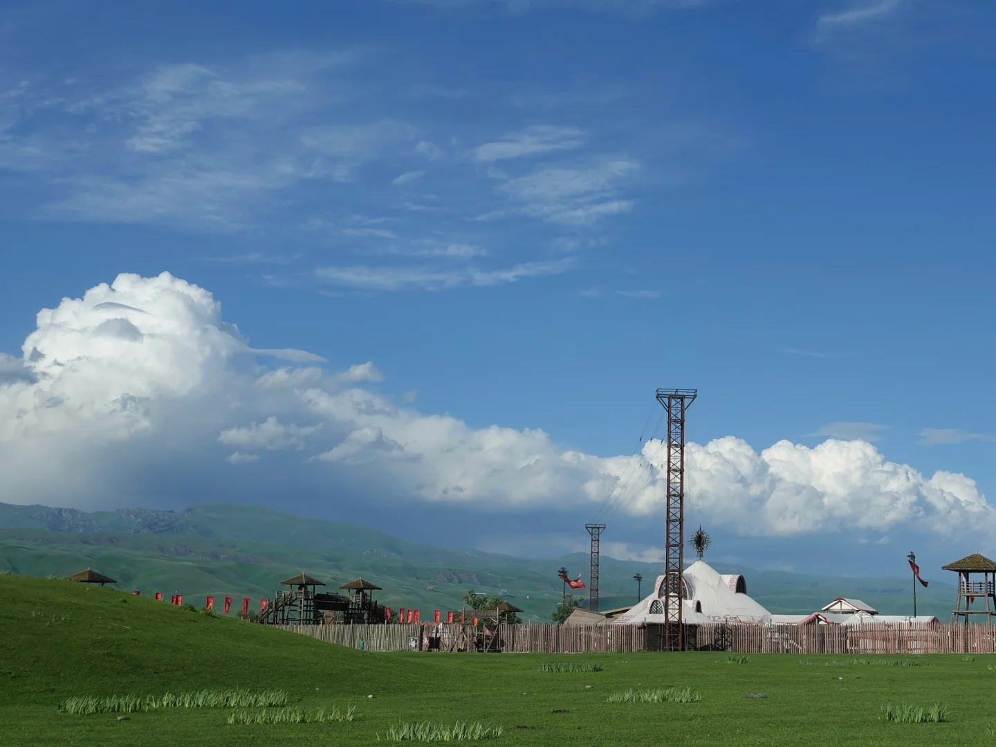6月的伊犁是封神级别的夏天🍃