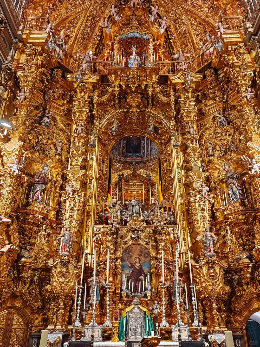比圣家堂更叫人震惊失语的教堂|格拉纳达