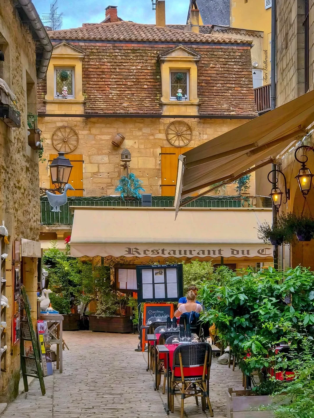 💐以为南法够美了 直到来到了Sarlat小镇…