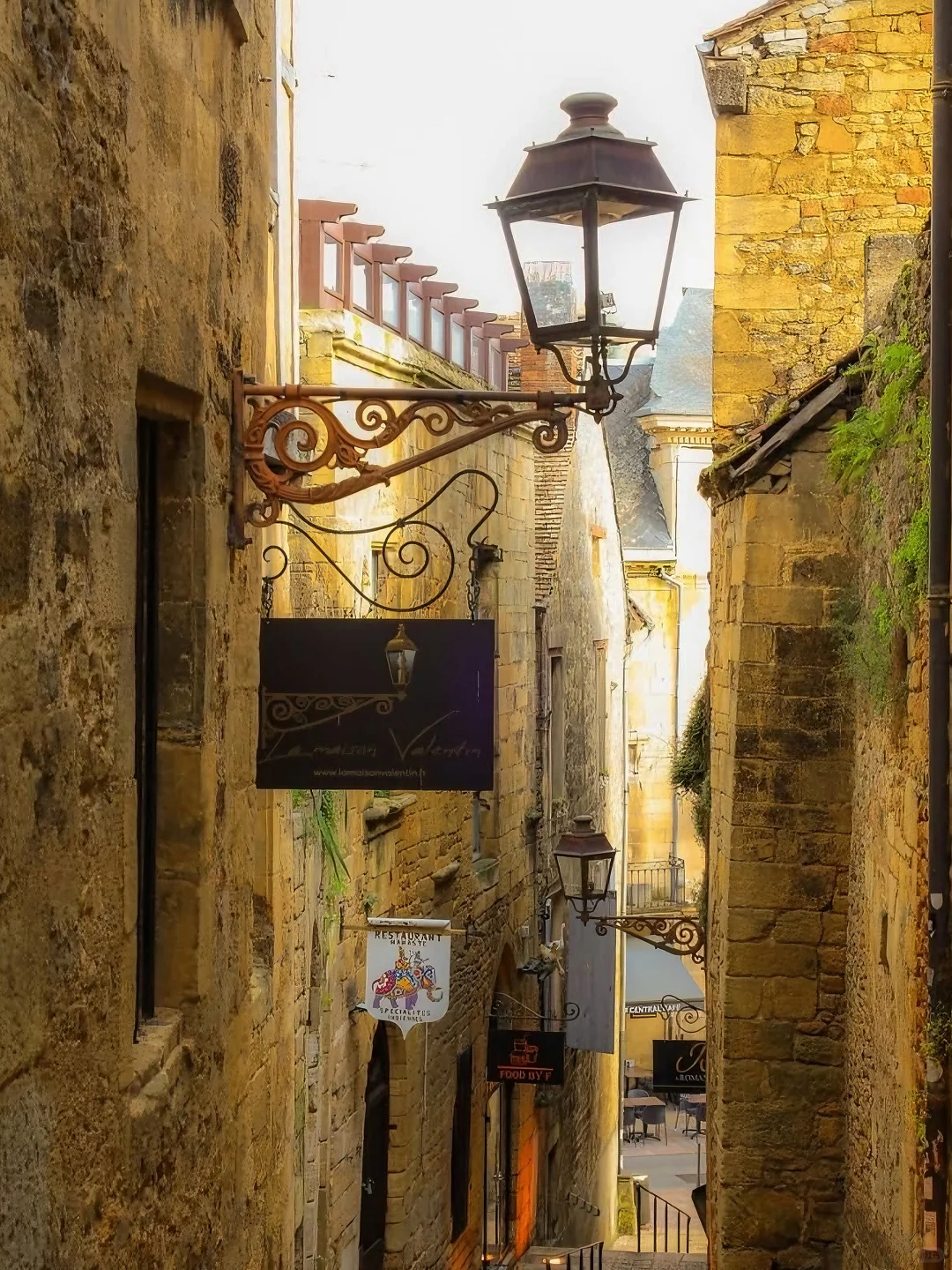 💐以为南法够美了 直到来到了Sarlat小镇…