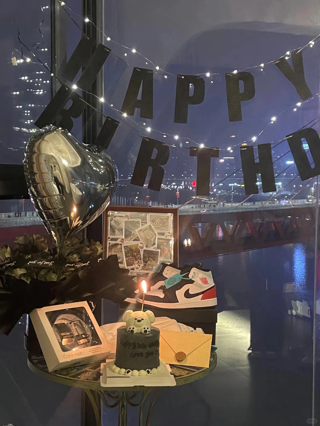 重庆!解放碑!!129俩人😭😭不想退房