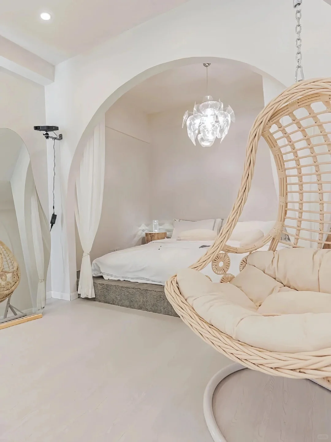 重庆!解放碑!!129俩人😭😭不想退房