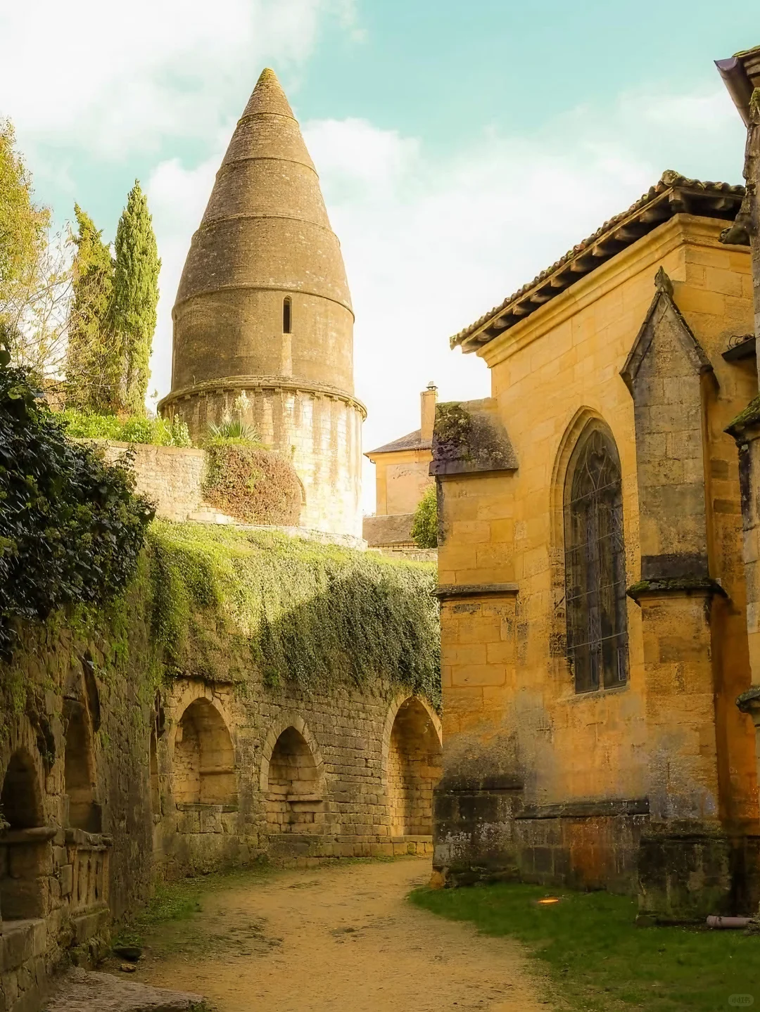 💐以为南法够美了 直到来到了Sarlat小镇…