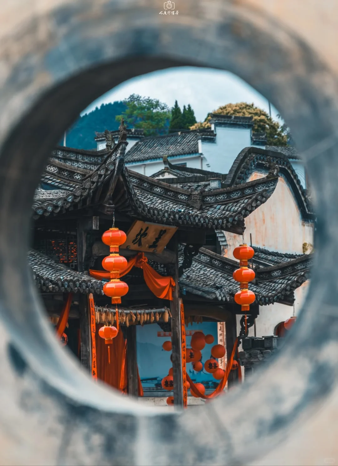 “徽州古韵：探秘水墨画卷中的隐世村落”