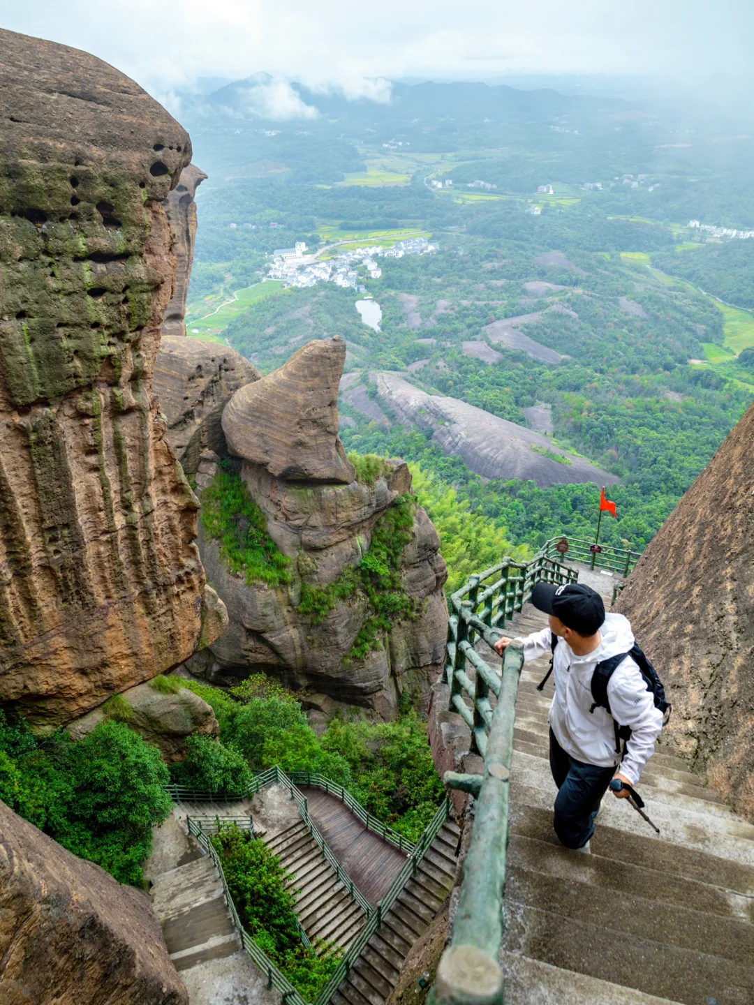 比起景德镇，我更爱国家地理推荐的春日小城…