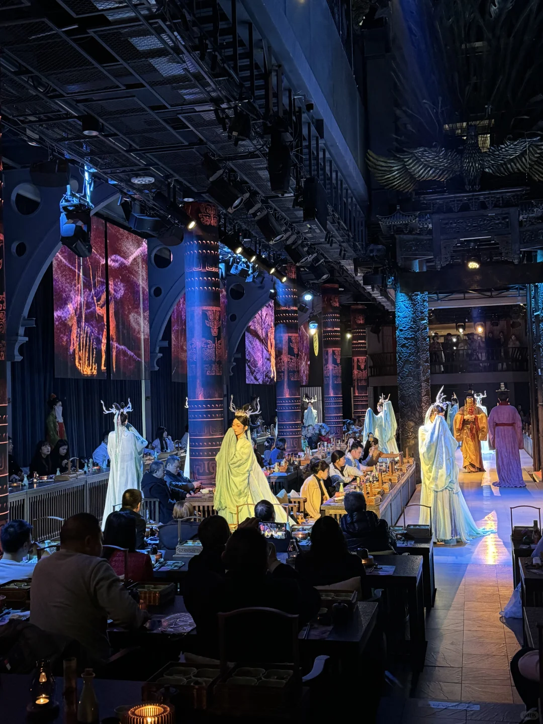 🚄高铁两小时，只为到成都当花神～🌸