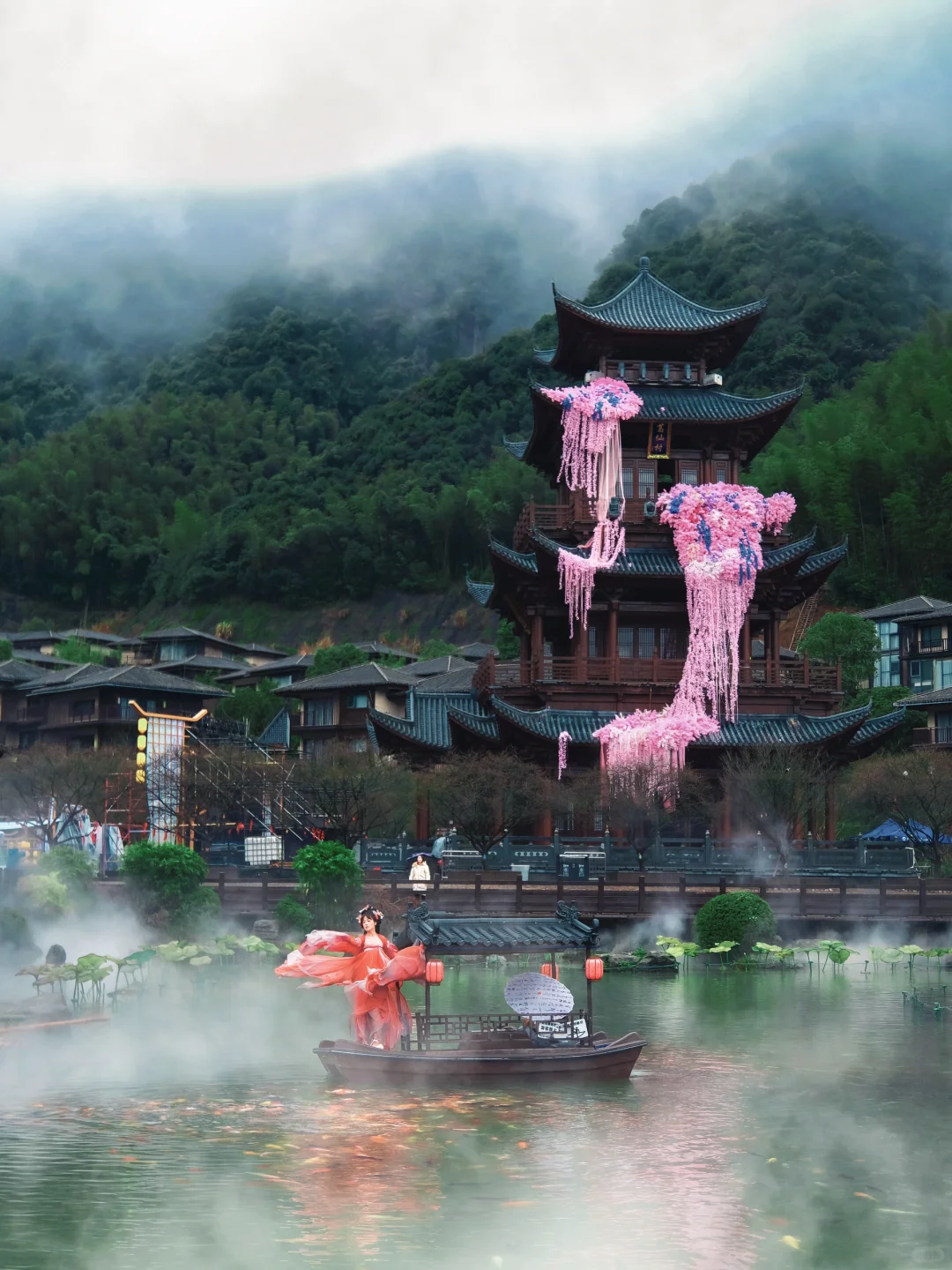 《国家地理》推荐的烟雨小镇，美的死心塌地的