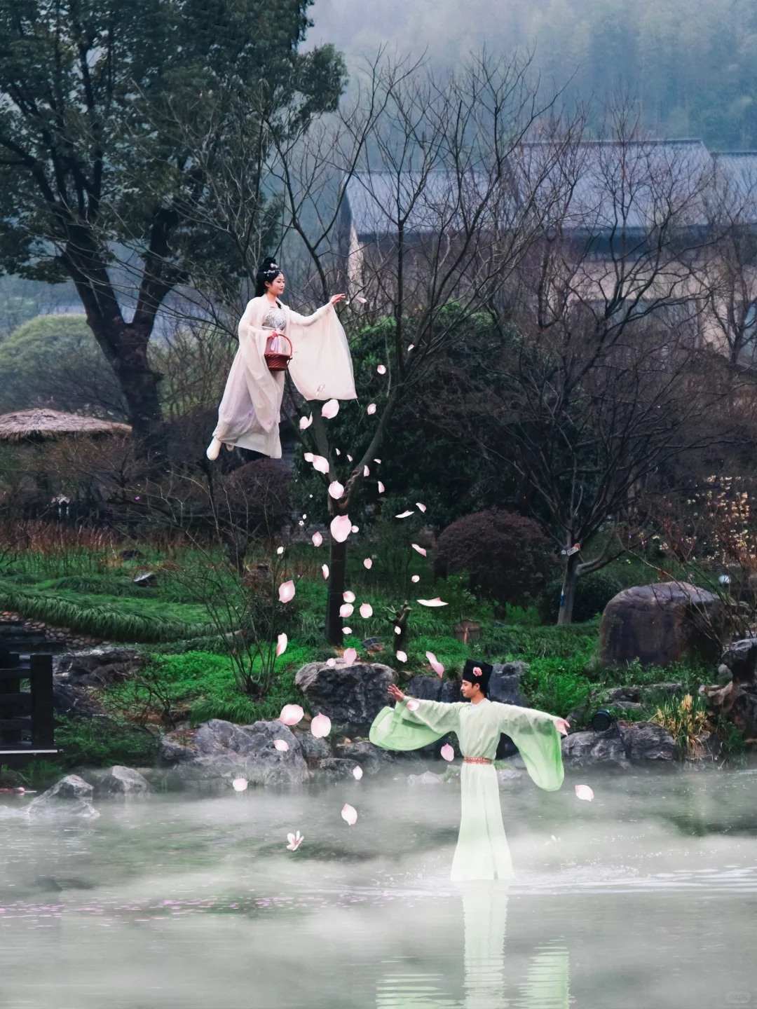 《国家地理》推荐的烟雨小镇，美的死心塌地的