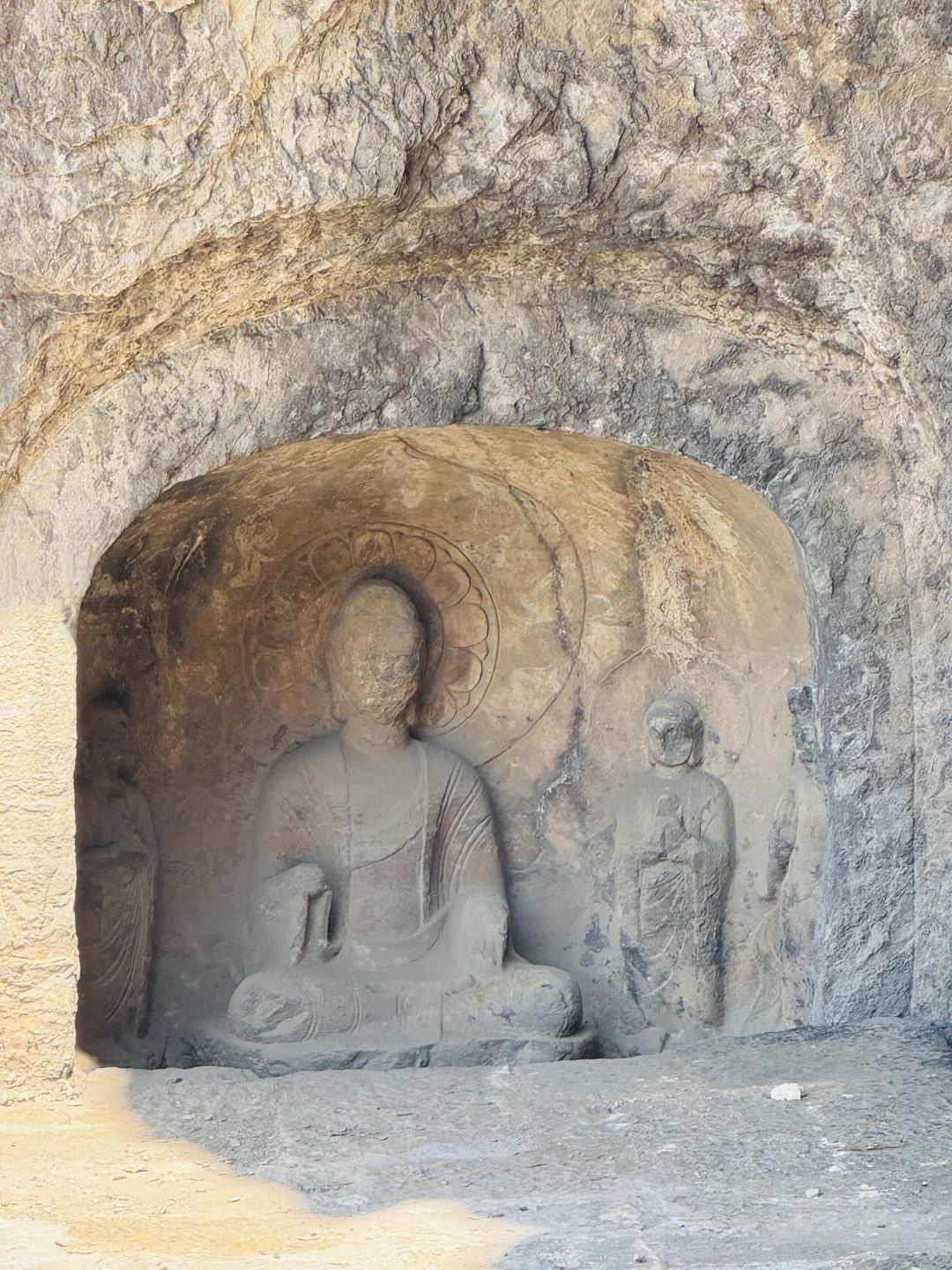 响堂山石窟一日