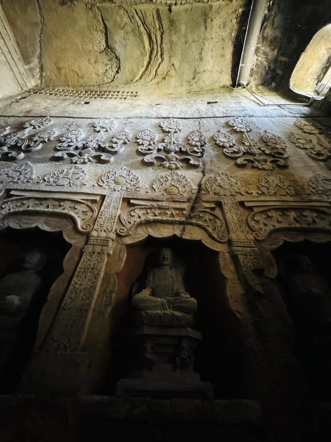 响堂山石窟一日