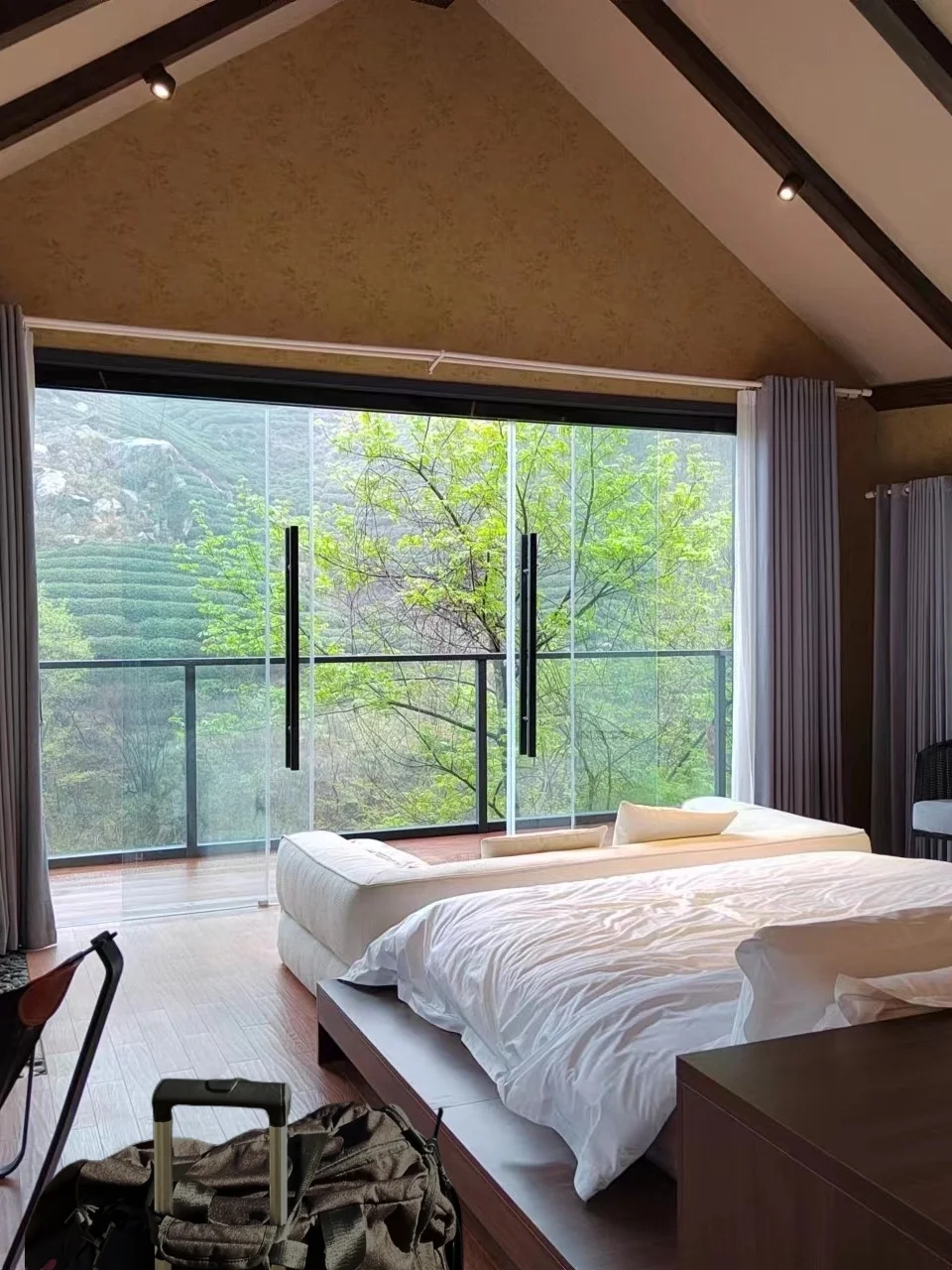 （河南📍）信阳！茶山下的民宿好city啊😭～