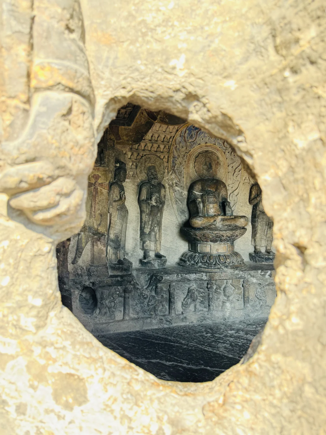 响堂山石窟一日