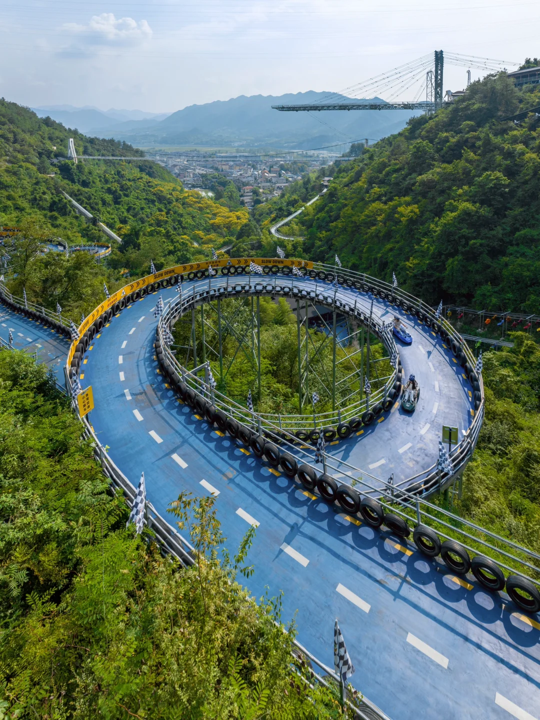 杭州隐藏在喀斯特地貌山谷中的地下河乐园🛶