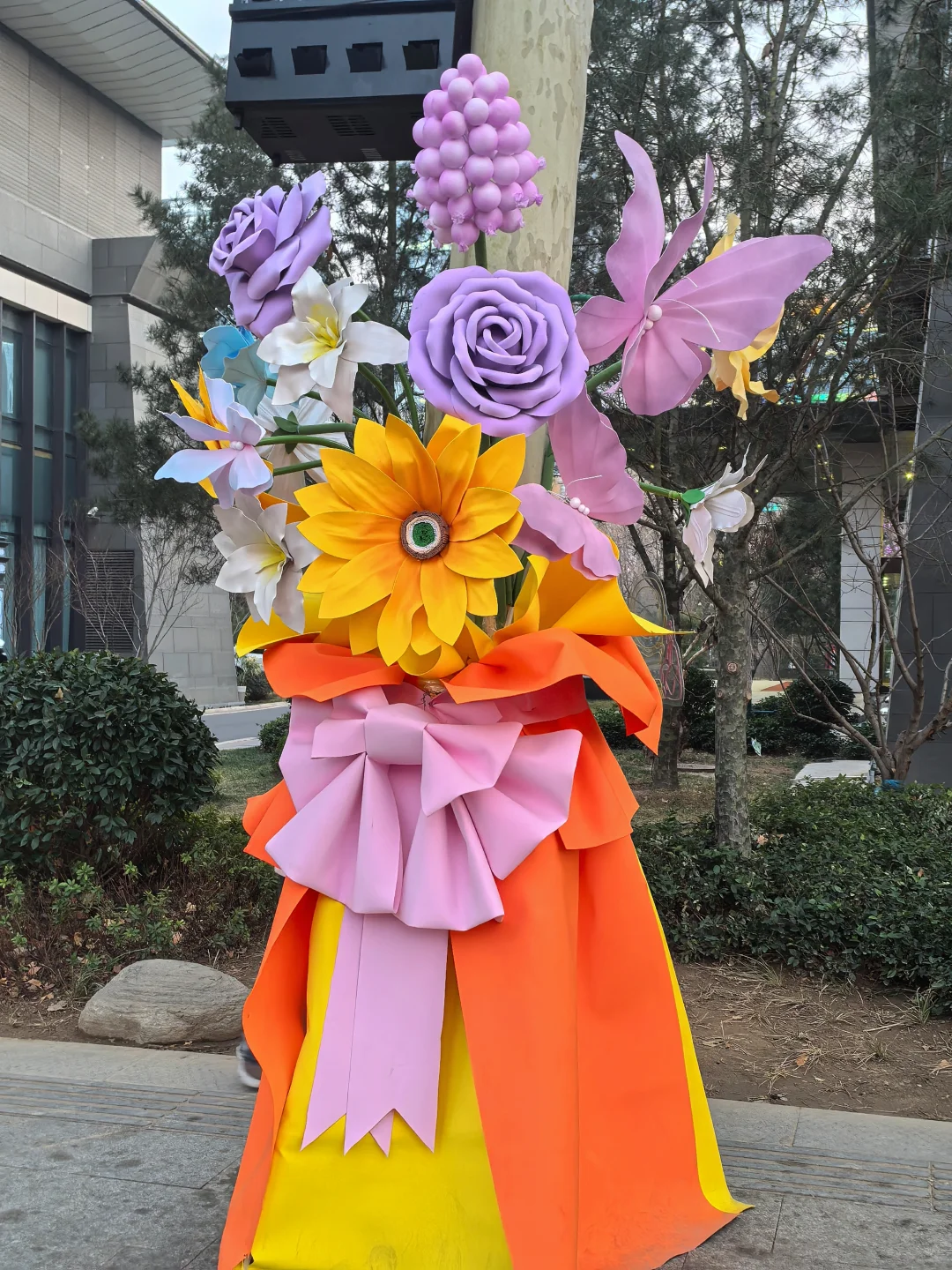 邯郸｜巨型花瀑布空降市区🌸错过等一年