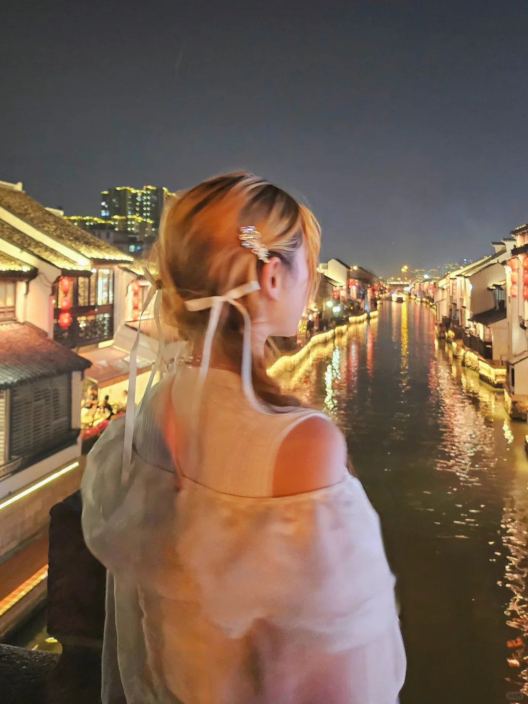 J人一个人无锡旅游，不同路人拍的照片